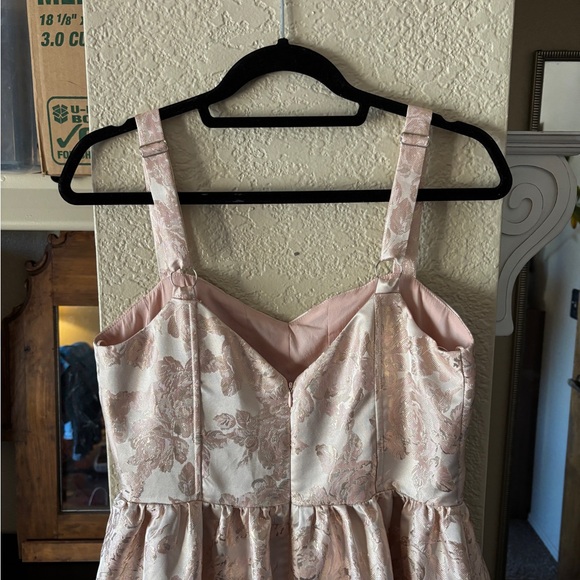 If By Sea Sleeveless Floral Jaquard Maxi Dress - Picture 8 of 13